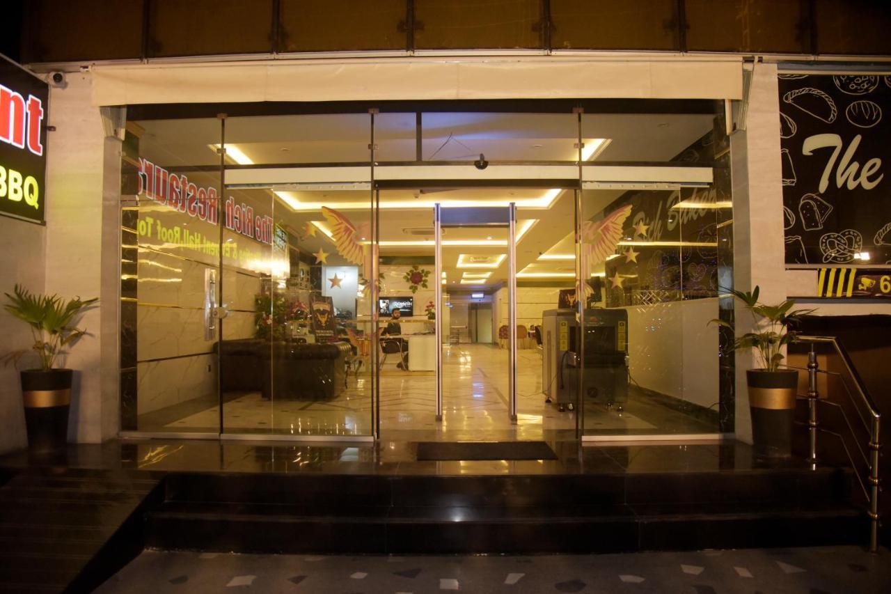 The Rich Hotel & Apartments Lahore Exterior foto