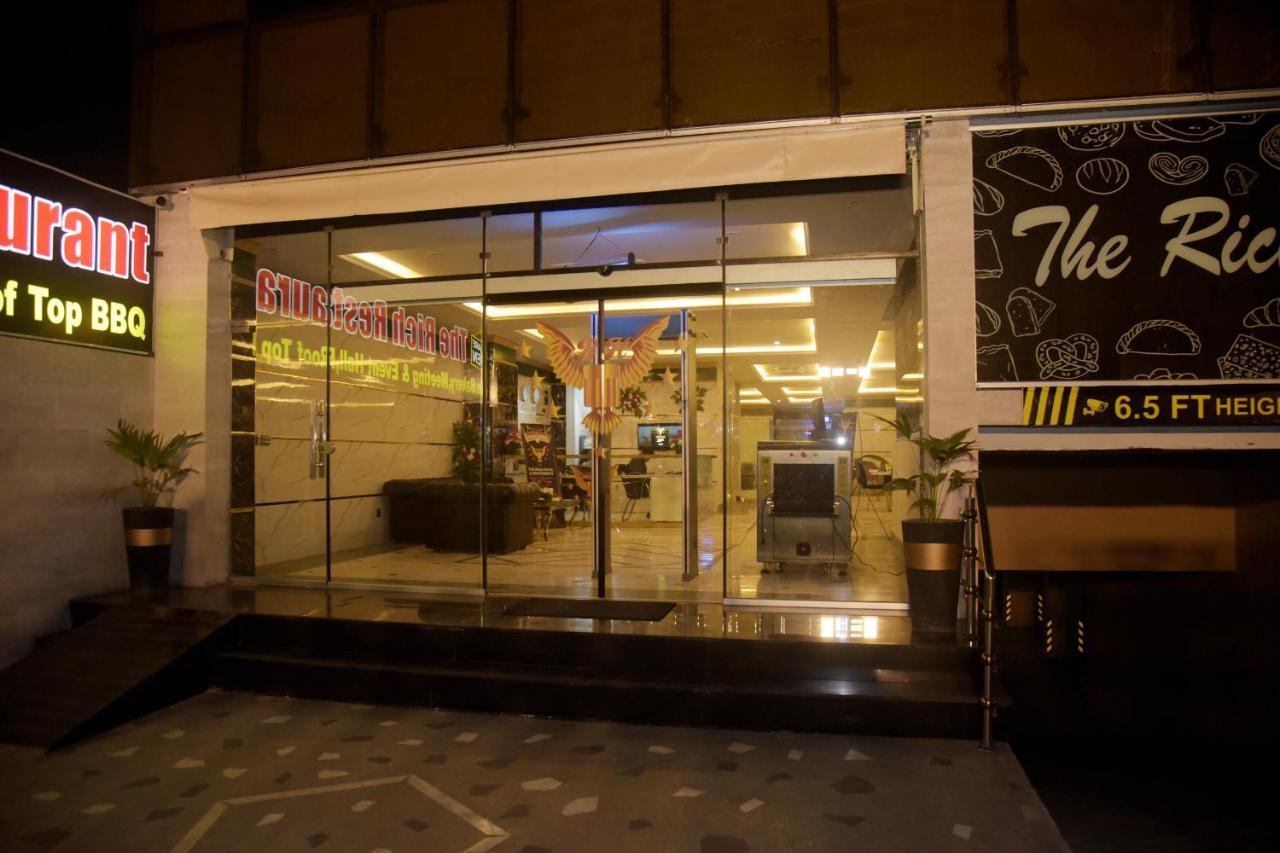 The Rich Hotel & Apartments Lahore Exterior foto