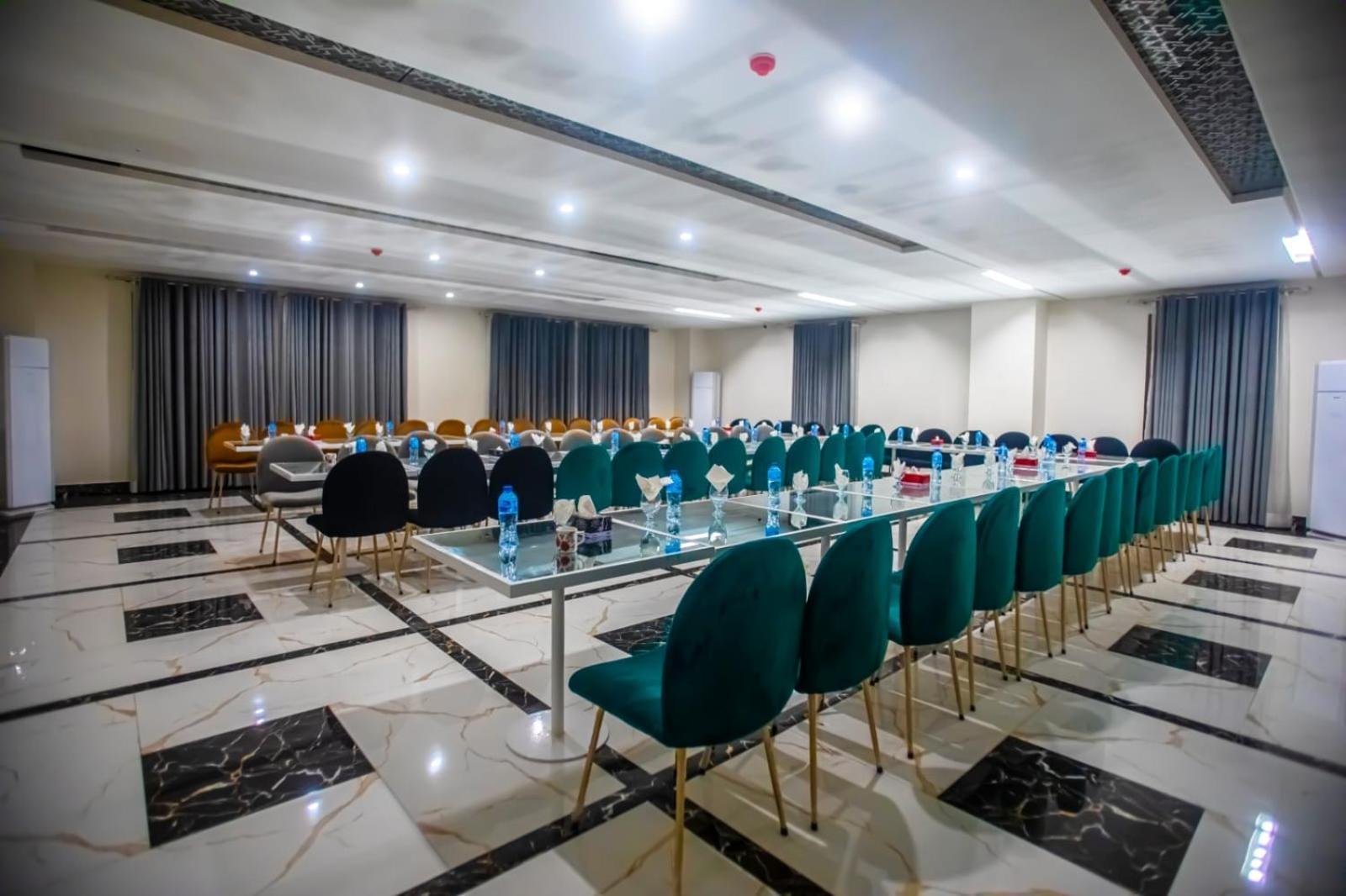The Rich Hotel & Apartments Lahore Exterior foto