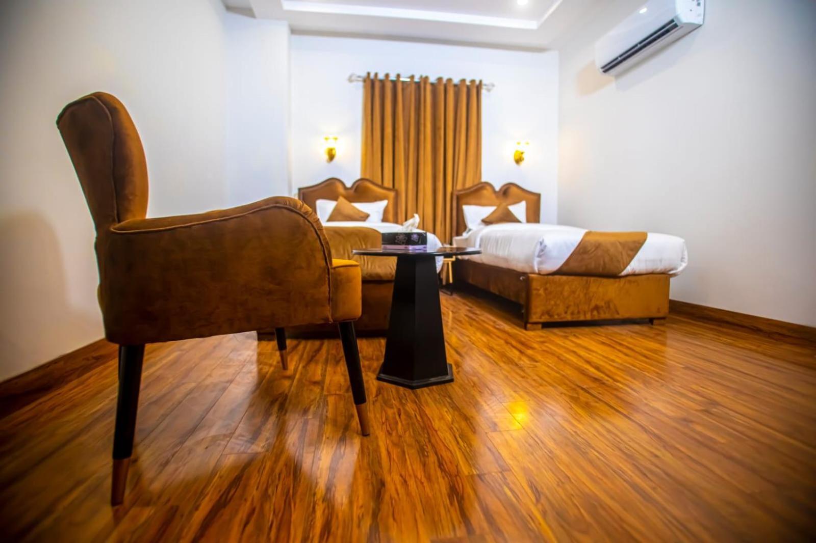 The Rich Hotel & Apartments Lahore Exterior foto