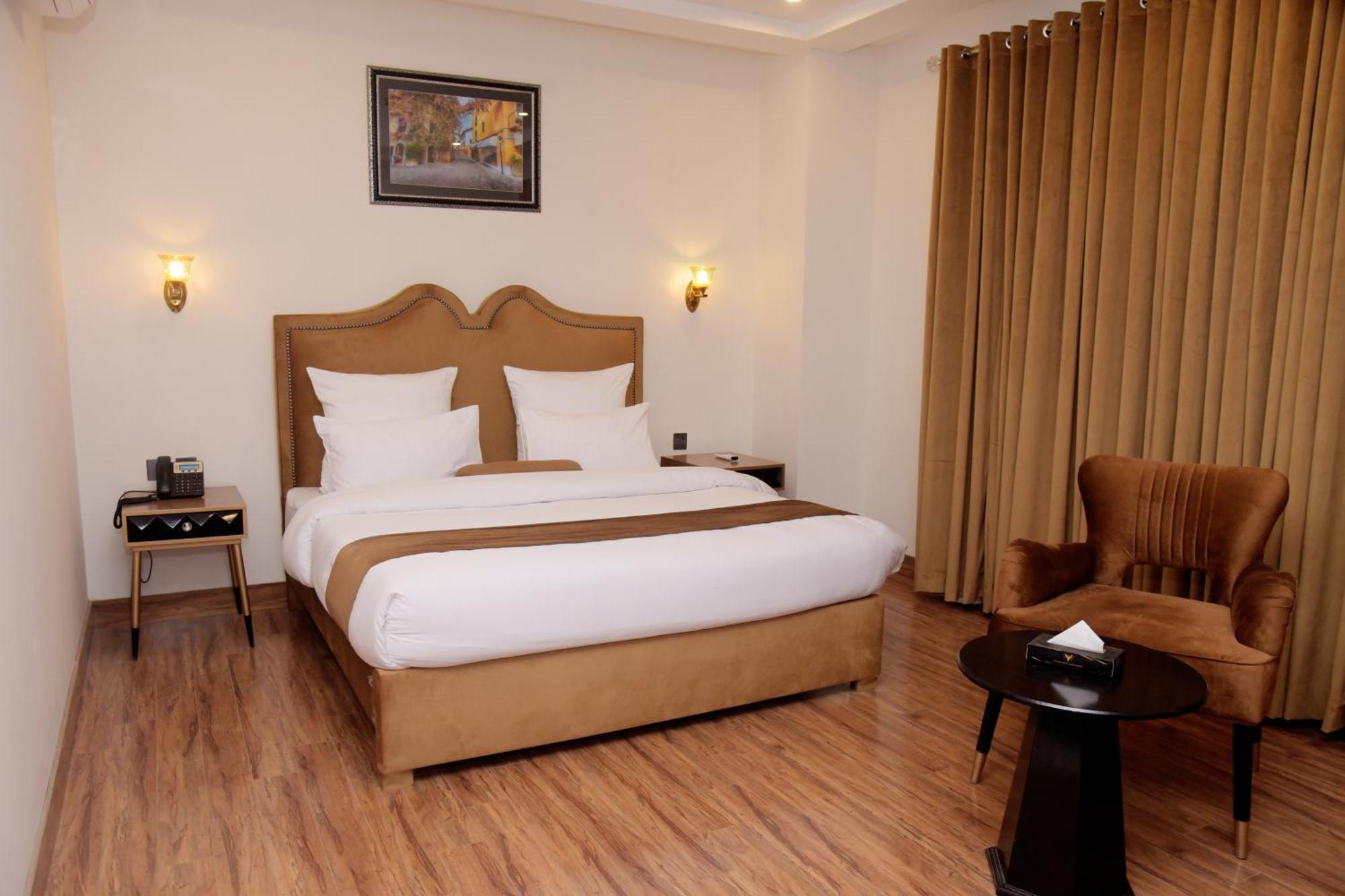 The Rich Hotel & Apartments Lahore Exterior foto