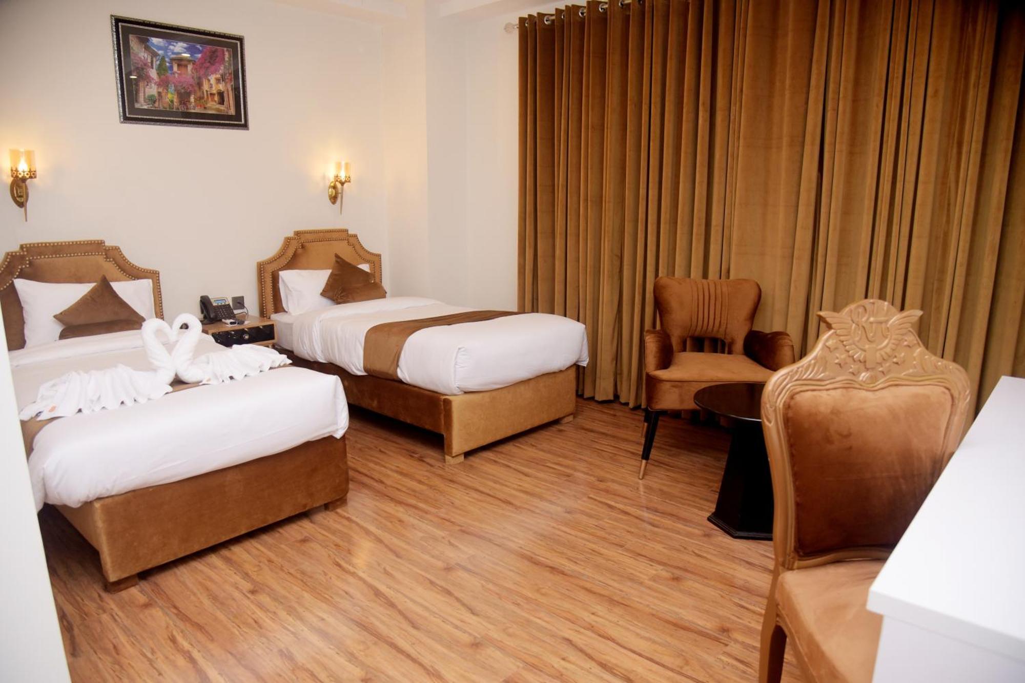 The Rich Hotel & Apartments Lahore Exterior foto